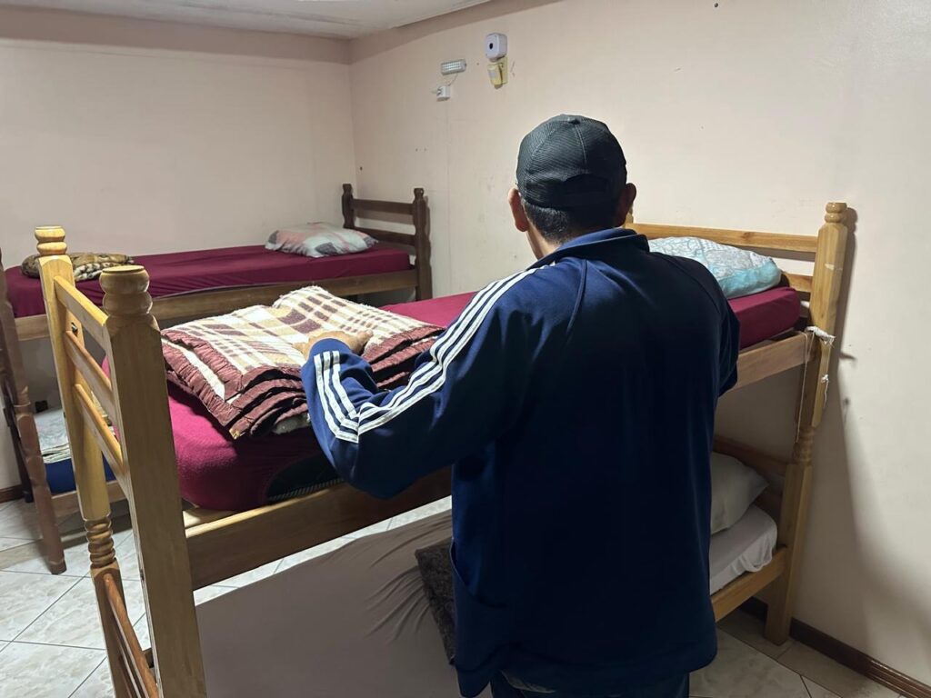Formado em engenharia, homem viveu nas ruas em SC e agora luta para recomeçar