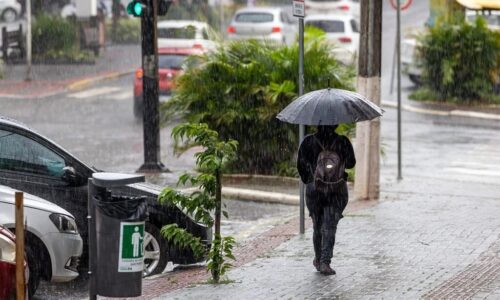 Frente fria avança e coloca Santa Catarina em alerta para temporais neste sábado