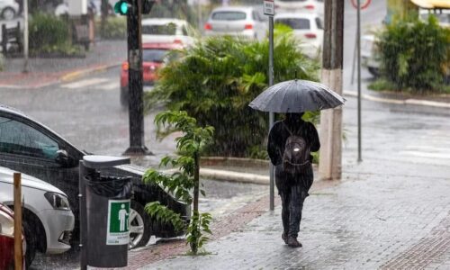 Frente fria muda o tempo em SC e pode trazer temporais já neste sábado