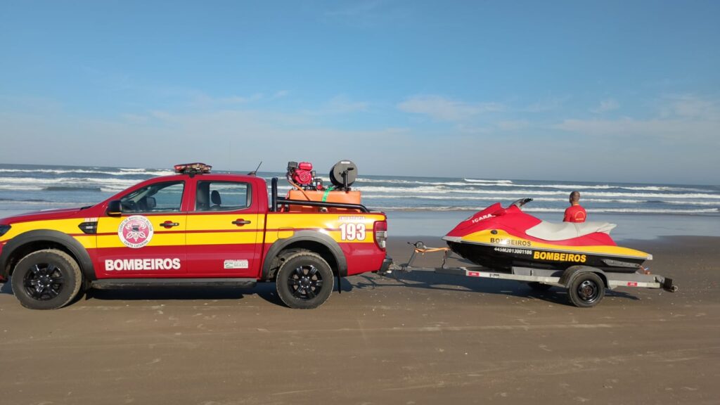 Pescadores ficam à deriva no mar e mobilizam resgate em Balneário Rincão