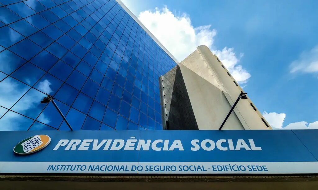 INSS começa a pagar aposentadorias nesta segunda; veja quando cai o seu benefício