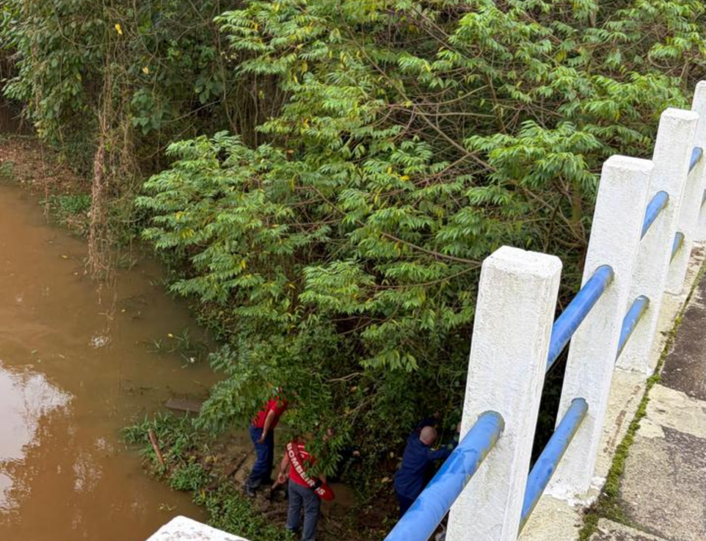 Idoso é resgatado com princípio de hipotermia às margens de rio em Capivari de Baixo