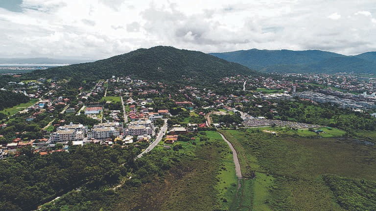 Justiça mantém decisão e cobra ação da Prefeitura para proteger área ambiental em Florianópolis - Foto: Divulgação/Kaliu Teixeira/Ipuf