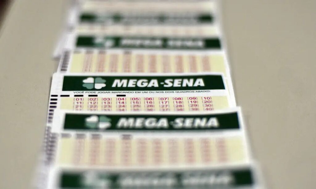 Mega-Sena acumula e prêmio dispara para R$ 27 milhões; veja os números sorteados
