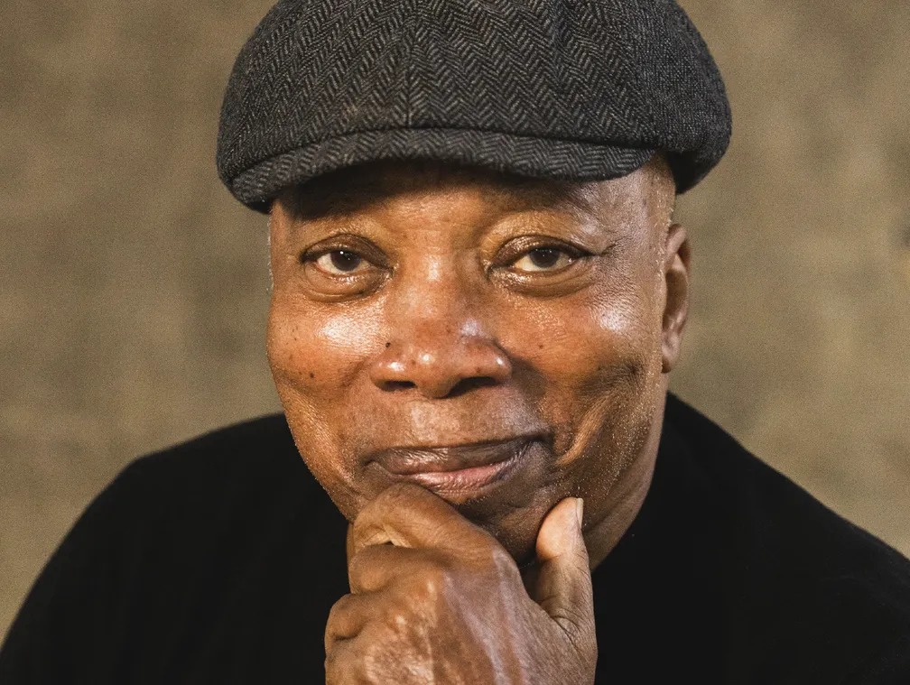 Milton Nascimento é internado às pressas com pneumonia; estado de saúde é atualizado
