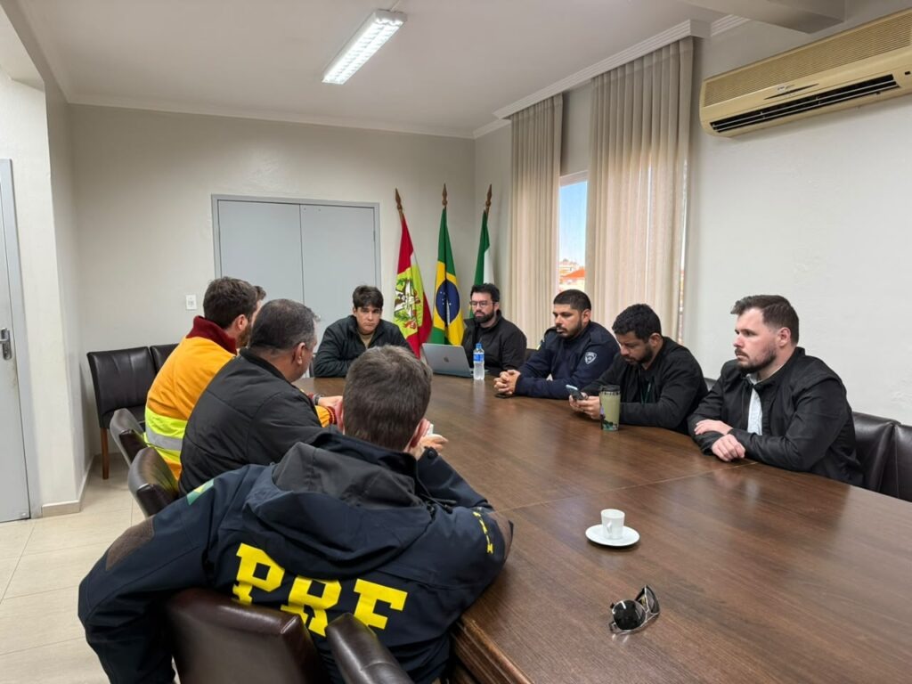 Nova decisão tenta aliviar caos na BR-101 após interdição da Ponte Anita Garibaldi