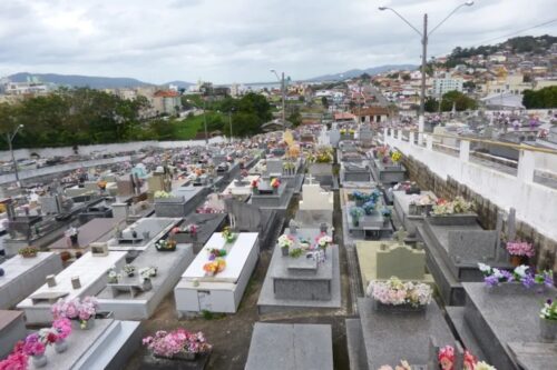 Nova regra acaba com exclusividade e amplia concorrência entre funerárias na Capital