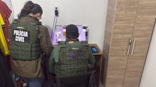 Operação mira perfil que espalhava ameaças na internet e cumpre mandados em SC e Alagoas