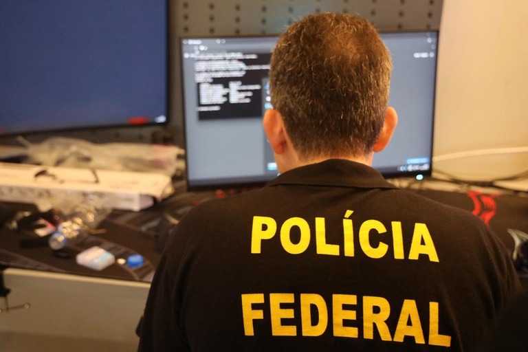 PF faz operação contra golpe com anúncios falsos que imitavam o Governo Federal