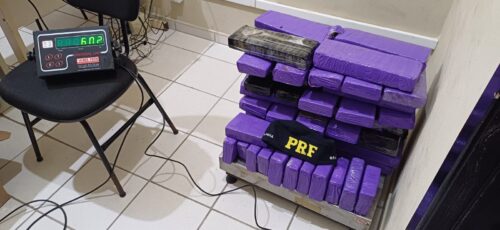 PRF encontra 60 kg de maconha em carro na BR-101 e motorista acaba preso em SC