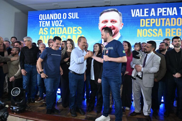Pepê Collaço reúne cerca de mil pessoas em Tubarão e faz prestação de contas do mandato ao lado de Jorginho Mello