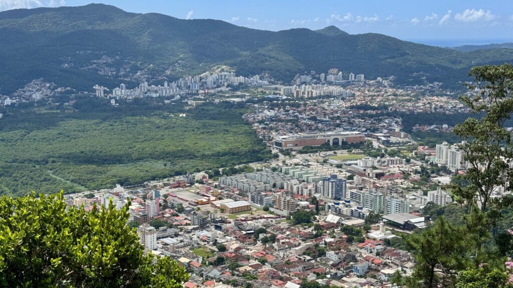 Prefeitura explica regras para novos bairros e faz alerta sobre ocupações irregulares em Florianópolis