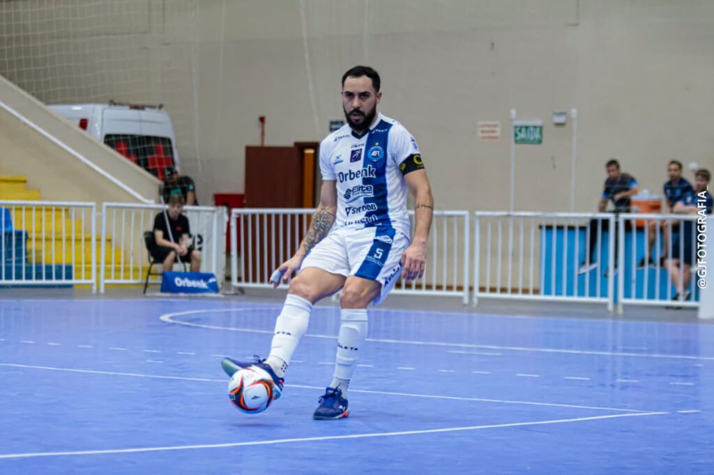 Tubarão Futsal encara gigante da LNF em duelo decisivo fora de casa