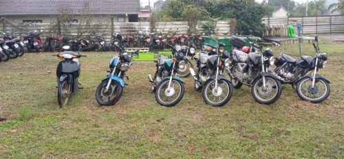 Leilão com 34 automóveis e 11 motocicletas é promovido em Jaraguá do Sul