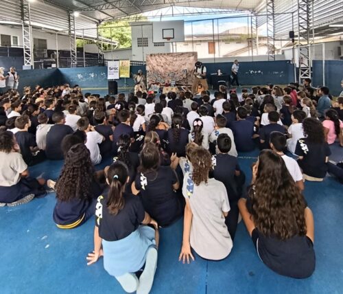 Formação de leitores terá nova etapa de apresentações na região com projeto Baú de Histórias