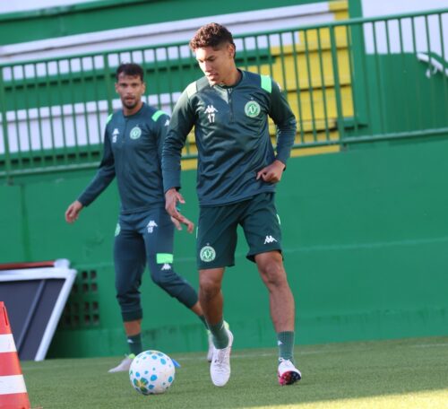 Chapecoense busca recuperação contra o Bahia na retomada do Brasileirão após intertemporada