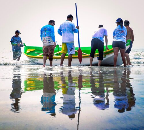 Arrancadão de Canoas Artesanais terá competições e shows na Praia Central de BC neste fim de semana