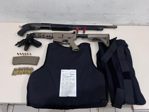 Dupla suspeita por morte de homem é capturada com armas de grosso calibre em Joinville