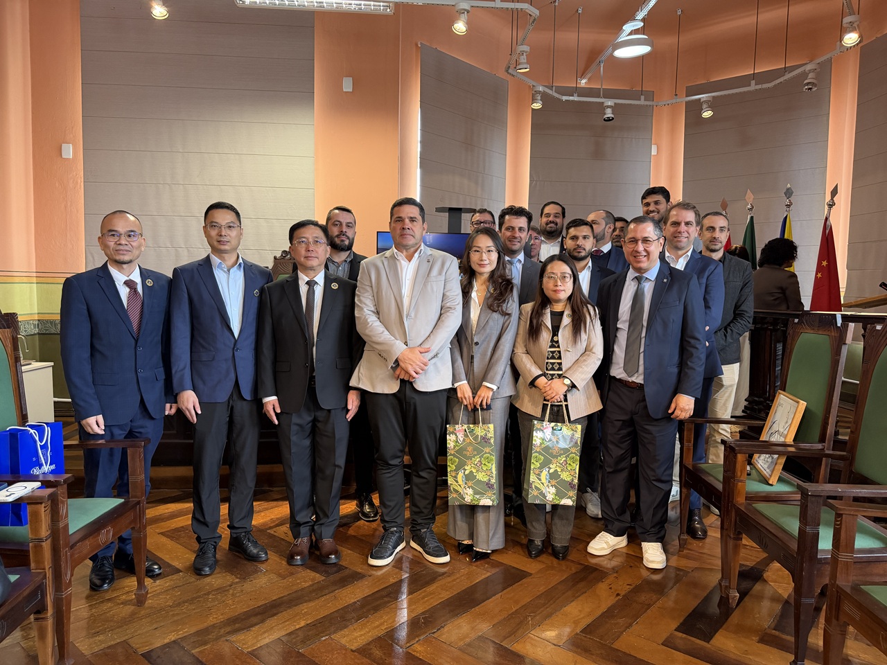 Atração de investimentos internacionais para Itajaí é pauta durante recepção de comitiva chinesa