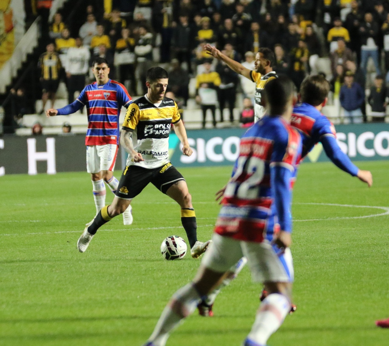 Criciúma é derrotado pelo Fortaleza no Brasileirão da Série B