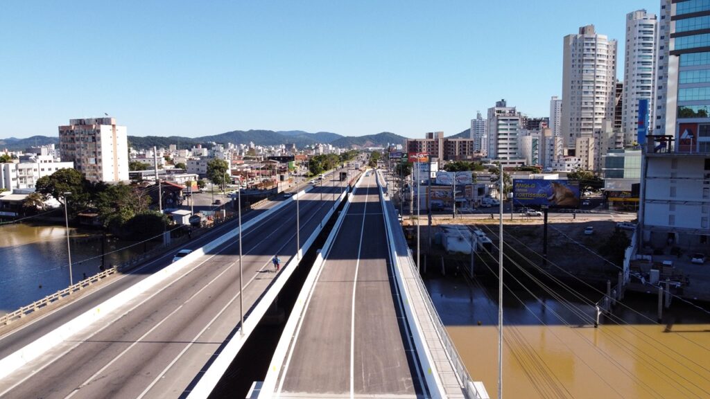 Obras na BR-101 alteram trânsito sobre ponte do Rio Camboriú a partir da noite desta segunda-feira