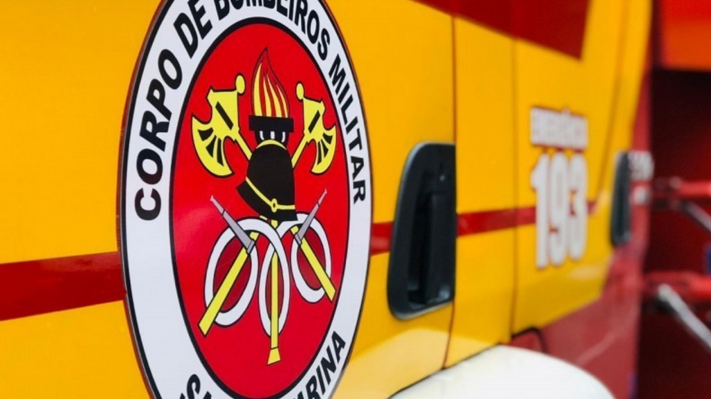 Acidente entre carros deixa uma pessoa morta na BR-282