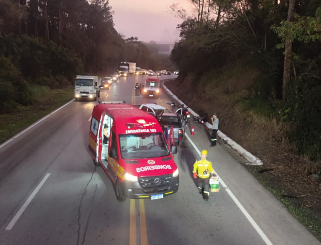 Acidente na BR-282 deixa uma pessoa morta na Grande Florianópolis