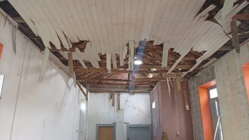 Biblioteca de Laguna recebe intervenção após anos sem manutenção