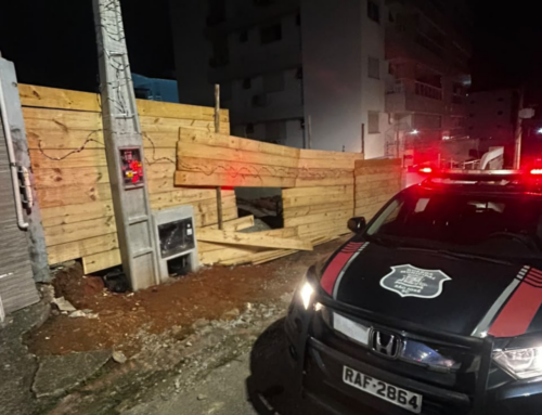 Câmeras flagram furto de vergalhões e Guarda Municipal prende trio em São José