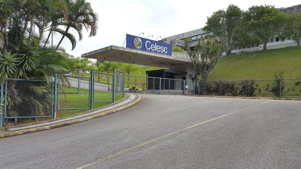 Celesc lança concurso com salários de quase R$ 7 mil em SC
