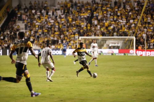 Criciúma encara o Botafogo-SP em jogo decisivo pela Série B