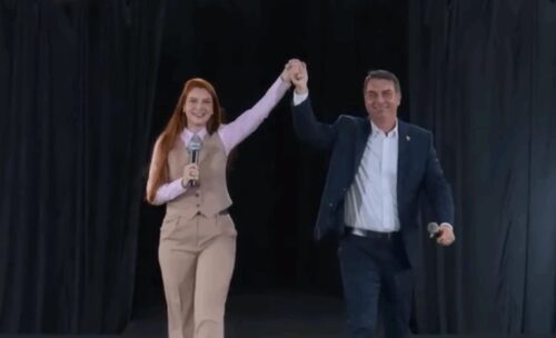 Flávio Bolsonaro cobra apoio de Ana Campagnolo a Carlos em SC