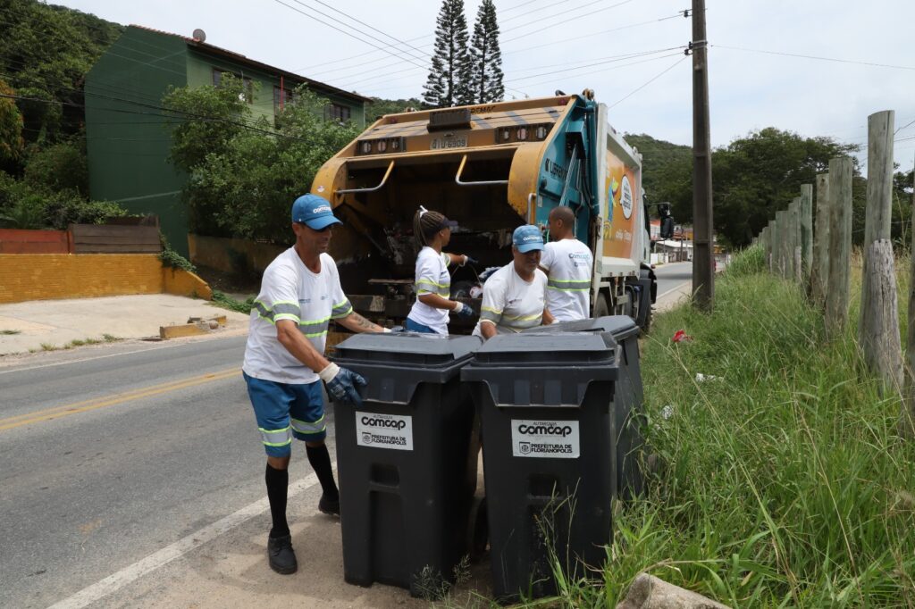 Florianópolis abre 300 vagas temporárias para gari e motorista