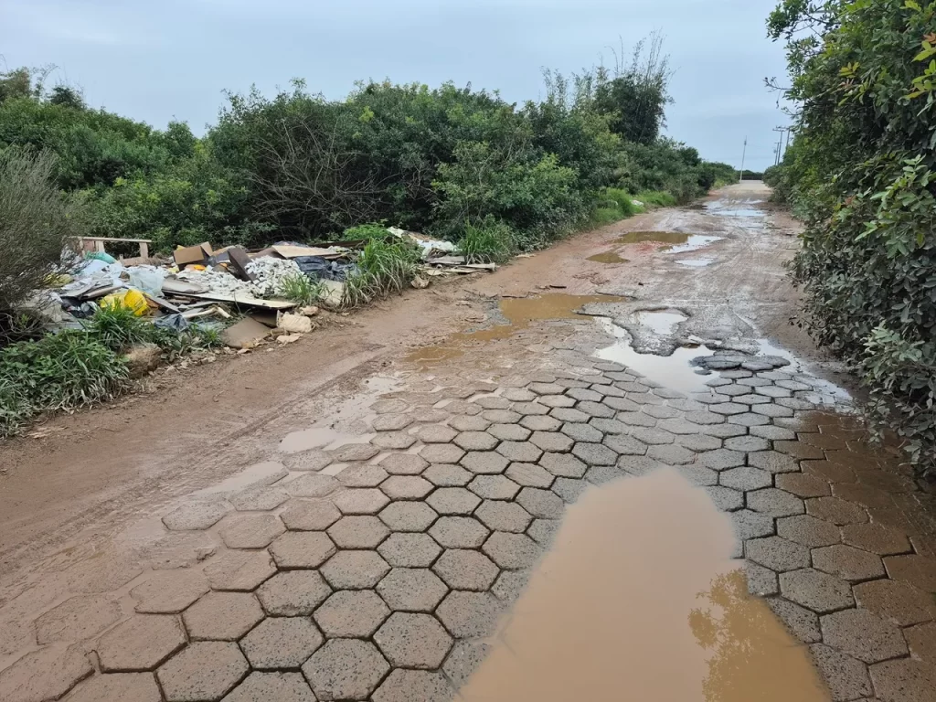 Impasse entre Prefeitura e Ministério Público sobre revitalização de rua prejudica moradores de bairro em Navegantes