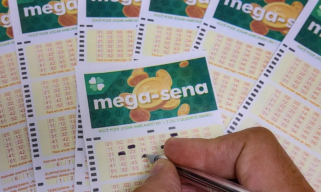 Mega-Sena acumula e prêmio chega a R$ 30 milhões; veja números - Foto: Rafa Neddermeyer/Agência Brasil