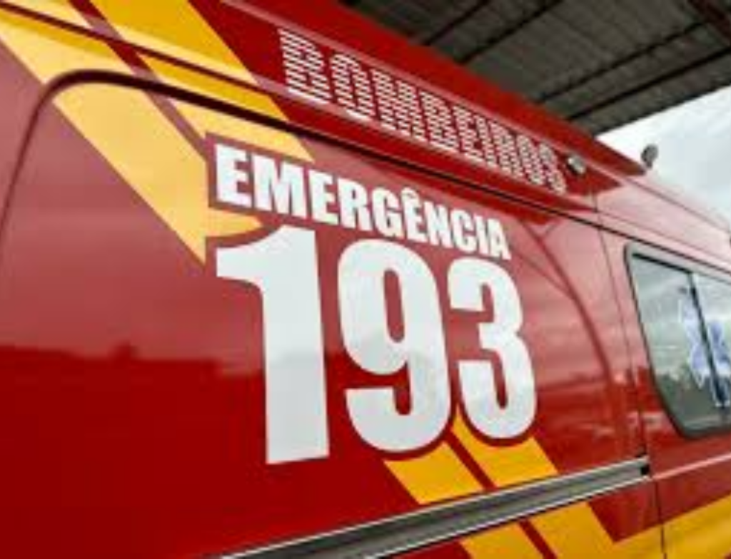 Motociclista morre em acidente e trânsito é desviado na BR-101