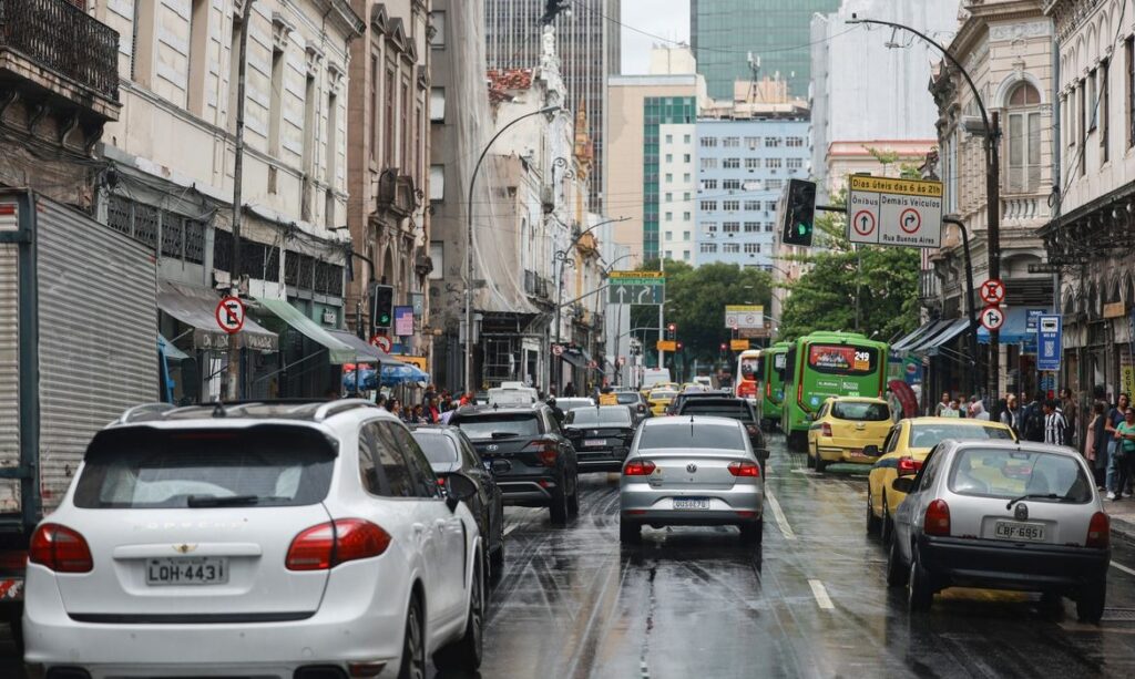 Motoristas podem perder seguro ao usar carro em campanha eleitoral