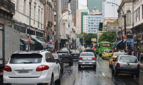 Motoristas podem perder seguro ao usar carro em campanha eleitoral