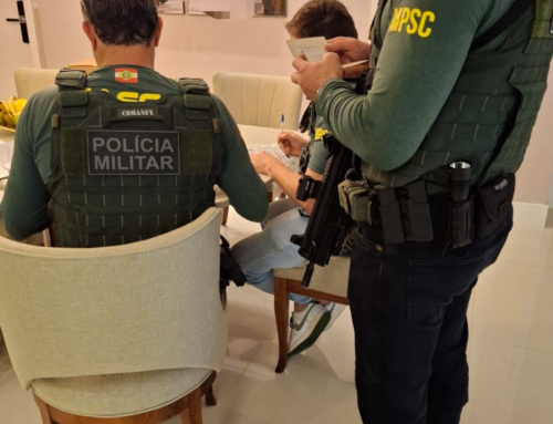 Operação mira organização criminosa e cumpre mandados no Litoral de SC