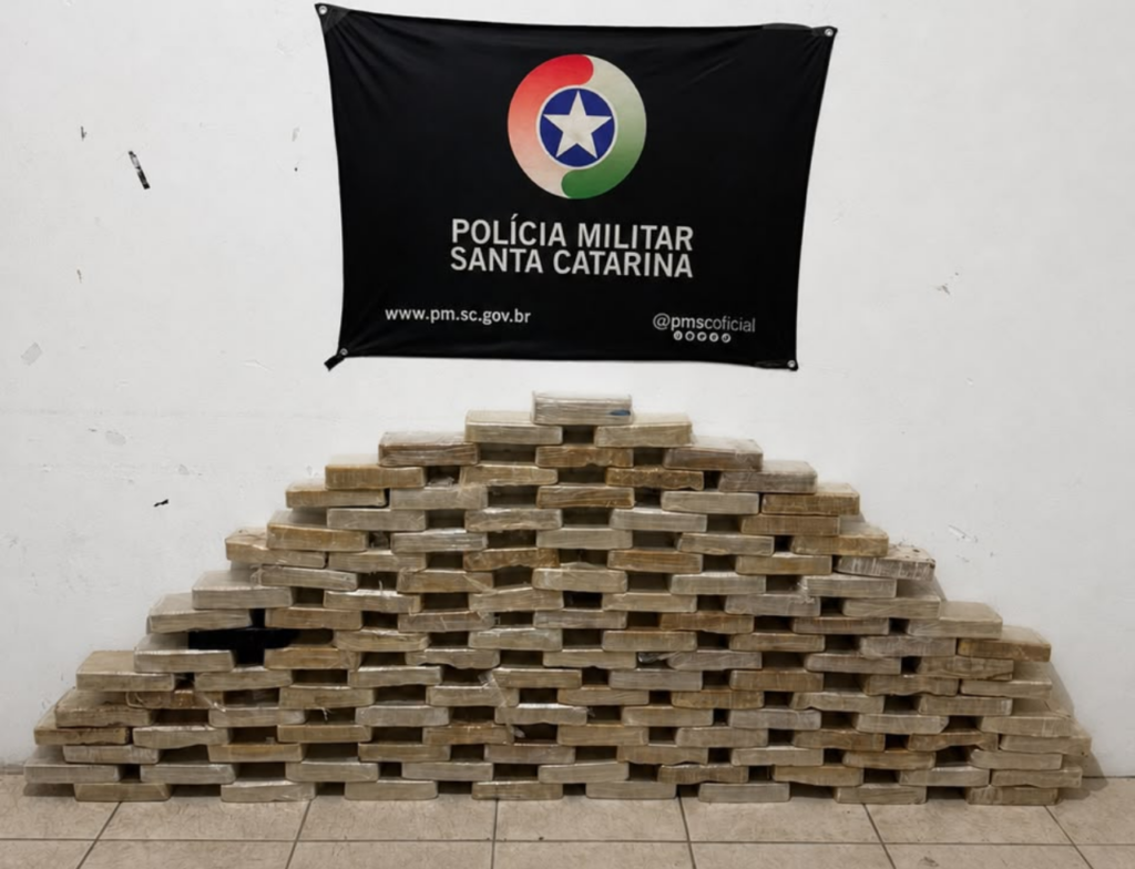 PM apreende mais de 121 kg de crack durante ação em Palhoça
