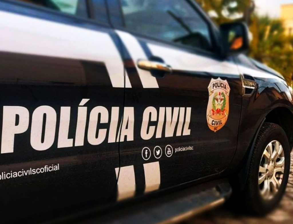 Polícia apreende crack e dinheiro durante operação em Laguna