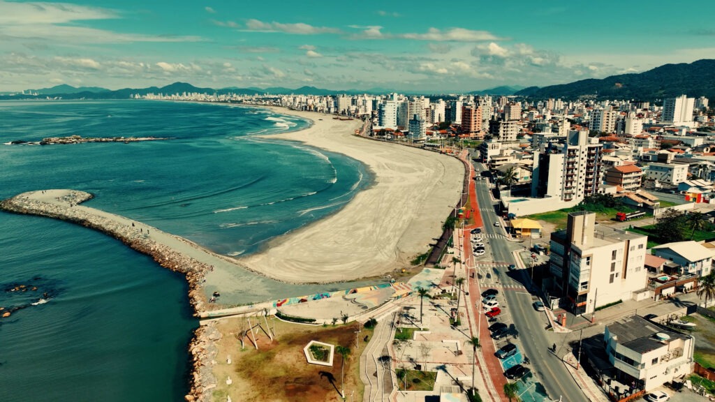 Praia do Gravatá é liberada após obra de R$ 31,5 milhões