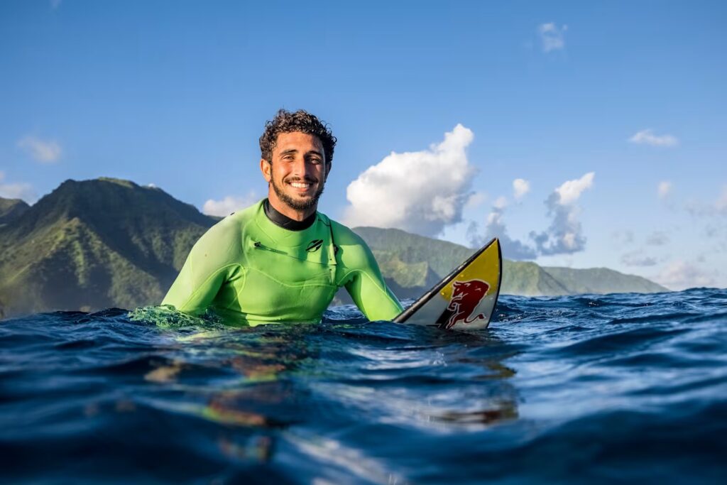 Projeto com Lucas Chumbo quer transformar surfe em negócio em SC