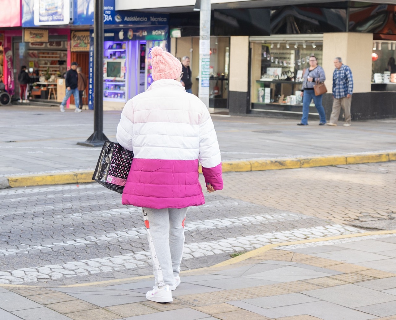 Frio intenso marca amanhecer em Santa Catarina nesta segunda-feira