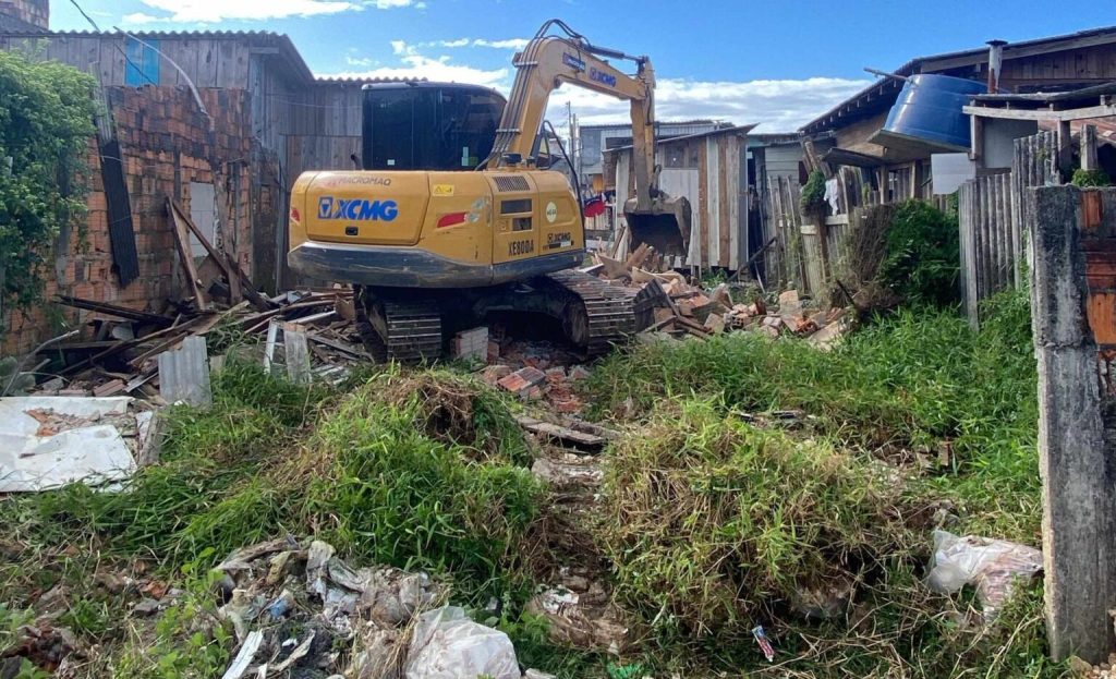 São José já demoliu 28 construções irregulares em 2026 - Foto: Divulgação/PMSJ