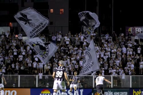 Torcida do Figueirense dá show e esgota 5 mil ingressos gratuitos em poucas horas