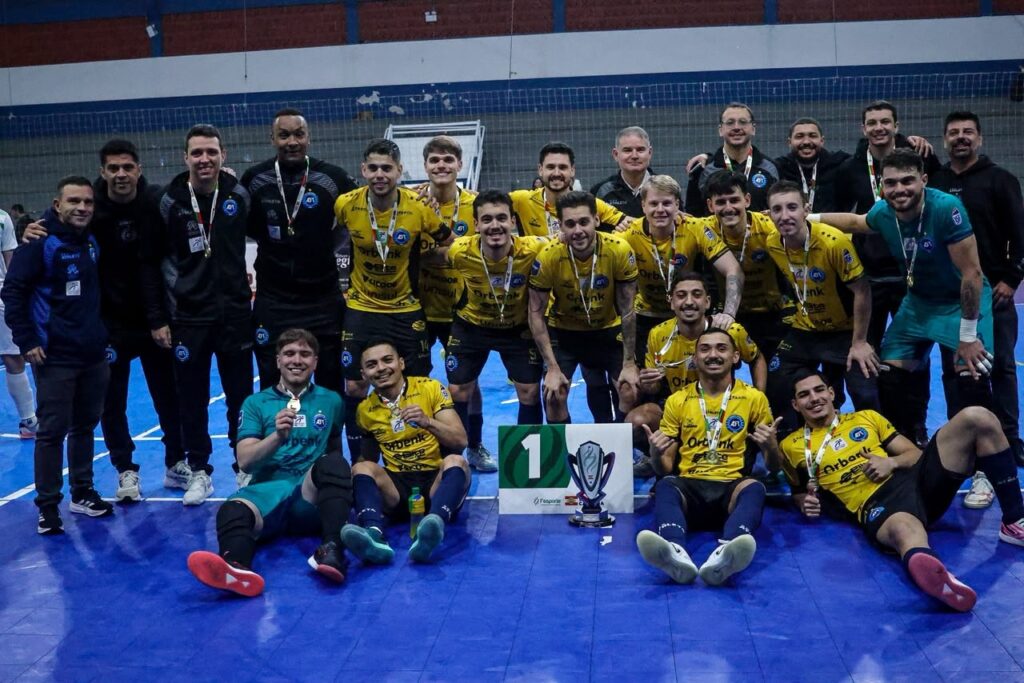Tubarão conquista título no futsal e avança nos JASC