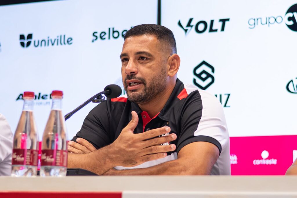Diego Souza é apresentado como novo treinador do Joinville e já mira a disputa da Copa SC 2026. - Foto: Divulgação/Luiz Vieira/ JEC