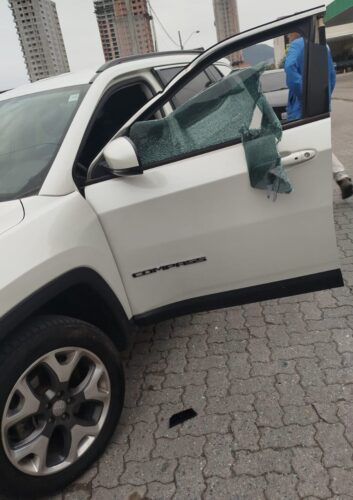 Homem é detido após danificar veículo em Itapema
