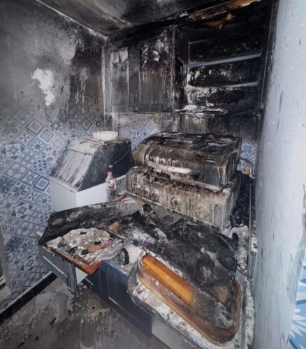 Incêndio provoca estragos em sacada de apartamento no Centro de Florianópolis